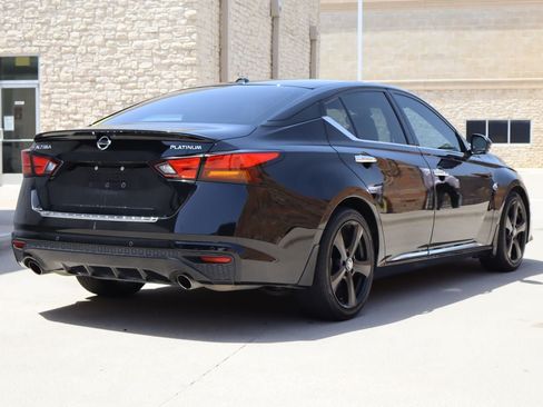 Used 2020 Nissan Altima 2.5 Platinum FWD image 3