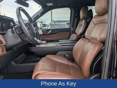 Used 2024 Lincoln Navigator Reserve image 14