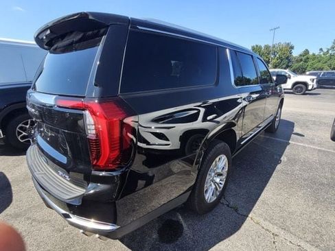 Used 2025 GMC Yukon XL Denali w/ Sun & Power Step Package AWD/4WD image 4