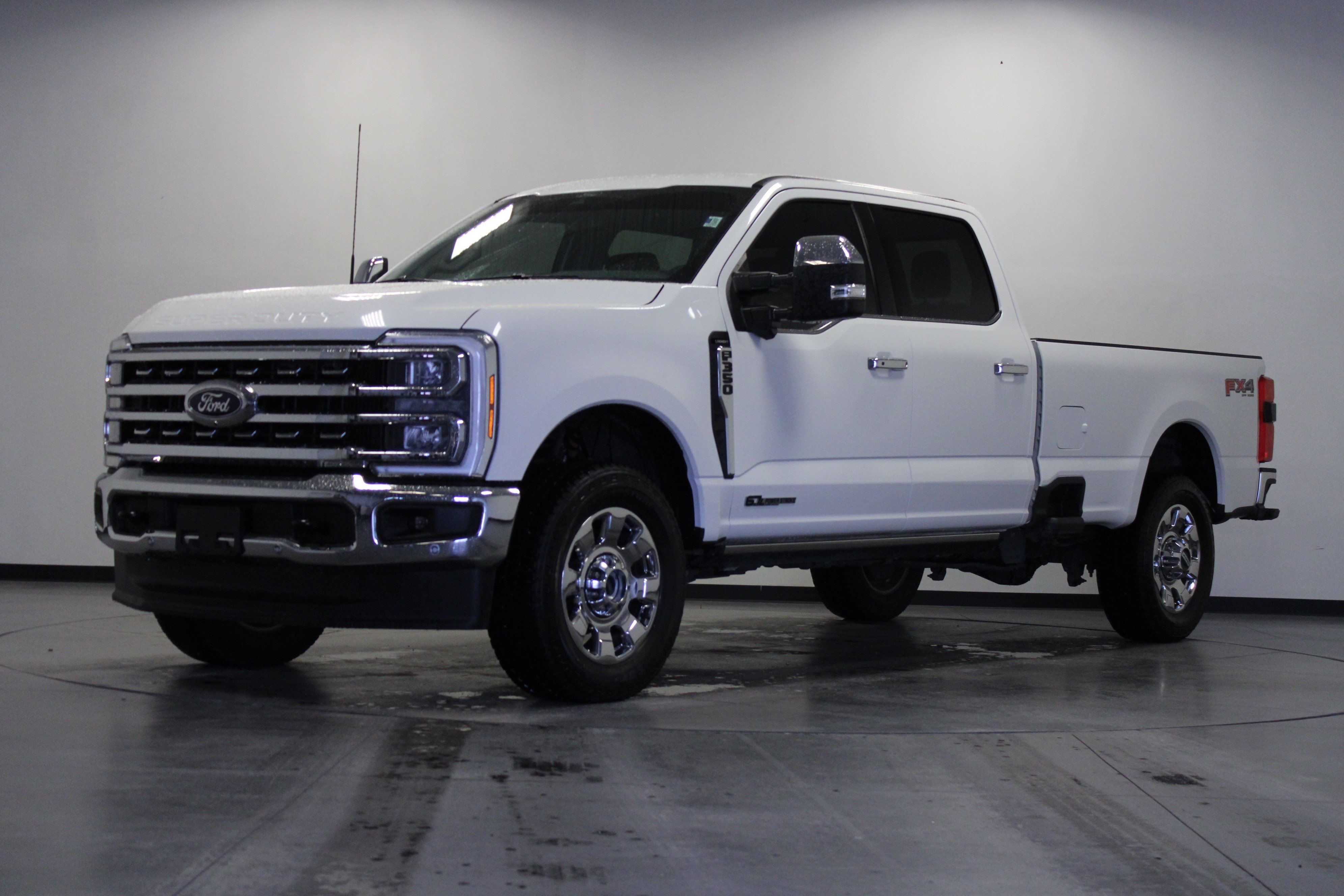 Used 2025 Ford F350 Lariat w/ Lariat Ultimate Package AWD/4WD image 8