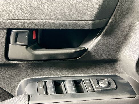 Used 2025 Toyota Tacoma SR5 image 16