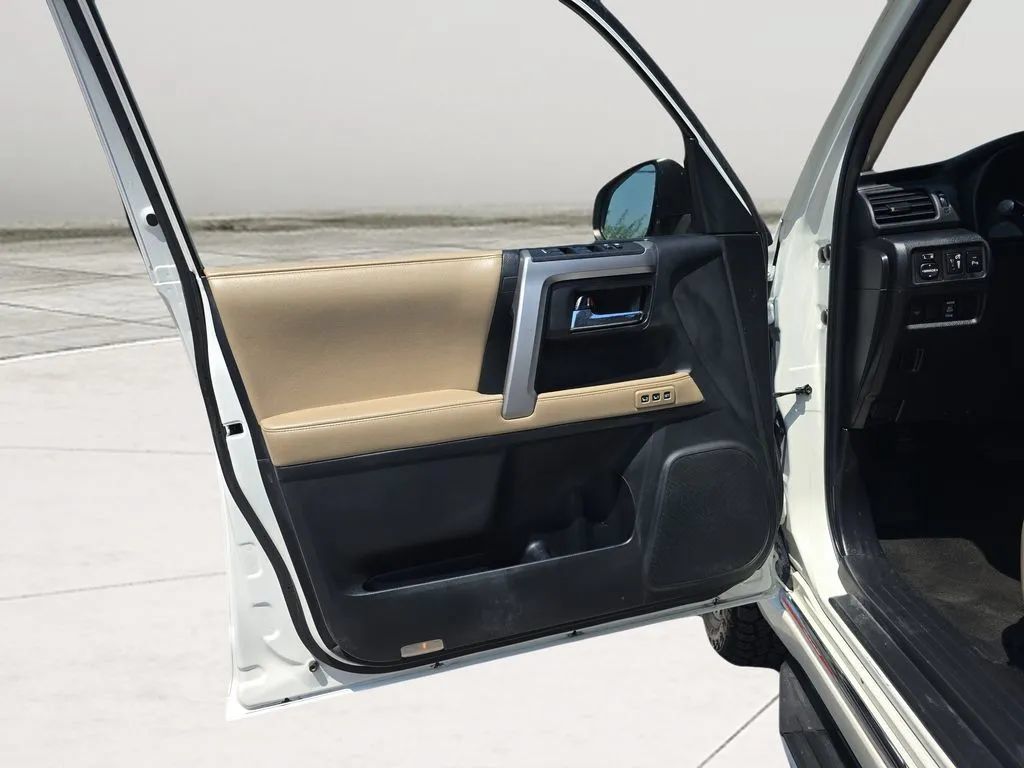 Used 2016 Toyota 4Runner Limited RWD image 19