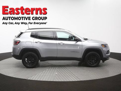 Used 2022 Jeep Compass Latitude AWD/4WD image 43