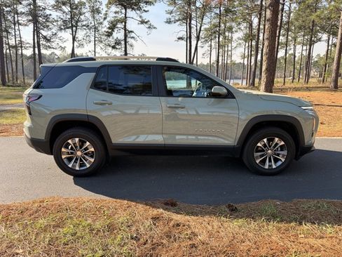 Used 2025 Chevrolet Equinox LT w/ Convenience Package II image 6