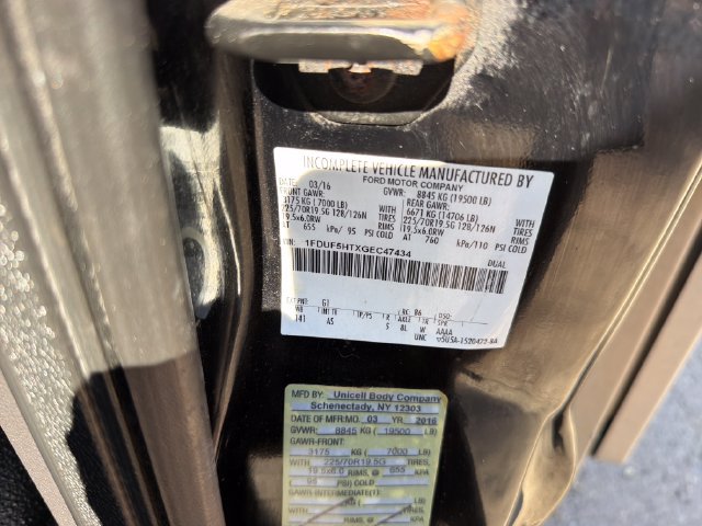 Used 2016 Ford F550 4x4 Regular Cab Super Duty image 26