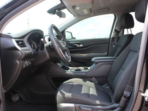 Used 2023 GMC Acadia SLE FWD image 21