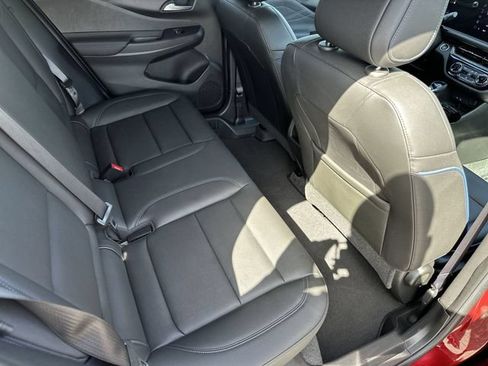 Certified 2025 Buick Envista Sport Touring w/ Convenience I Package FWD image 29