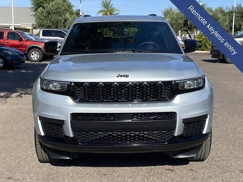 Used 2025 Jeep Grand Cherokee L Laredo AWD/4WD image 10