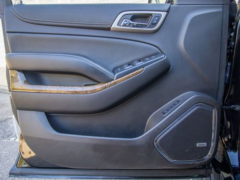 Used 2015 GMC Yukon Denali w/ Premium Package image 10