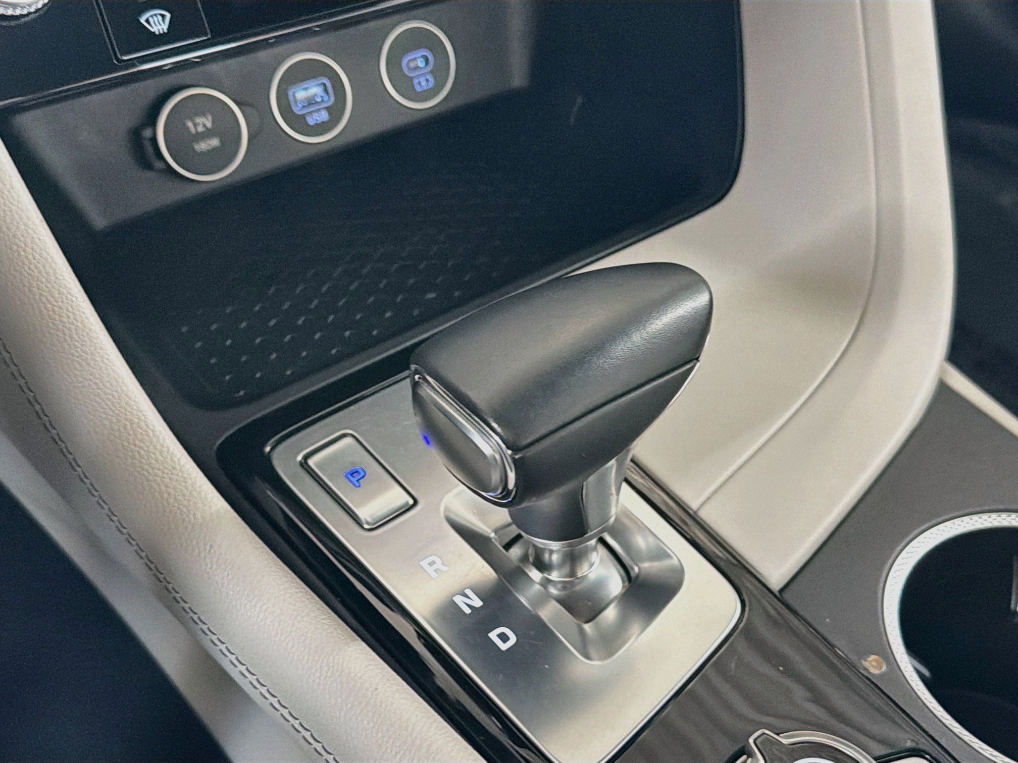 Used 2025 Genesis G70 2.5T AWD/4WD image 24