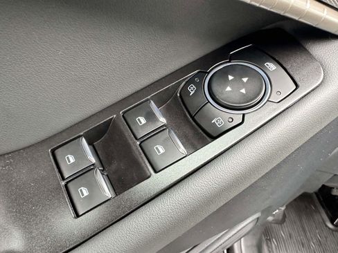 Used 2025 Ford Explorer Active image 10