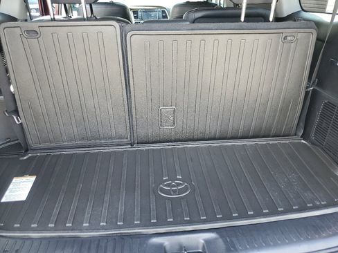 Used 2019 Toyota Highlander AWD V6 image 45