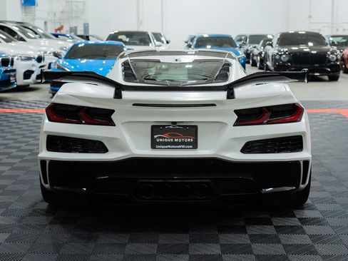 Used 2023 Chevrolet Corvette Z06 w/ Z07 Performance Package RWD image 5