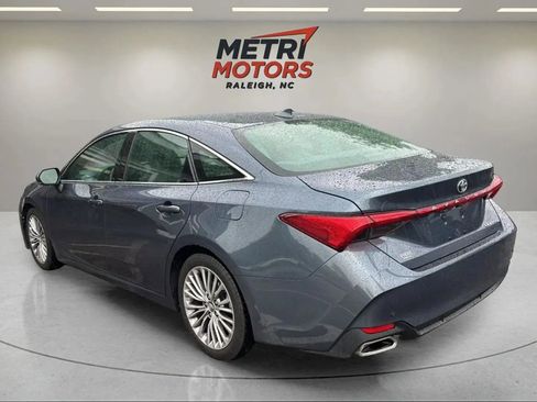 Used 2019 Toyota Avalon Limited image 7