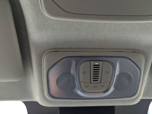 Used 2025 RAM ProMaster 2500 w/ Convenience Group image 19