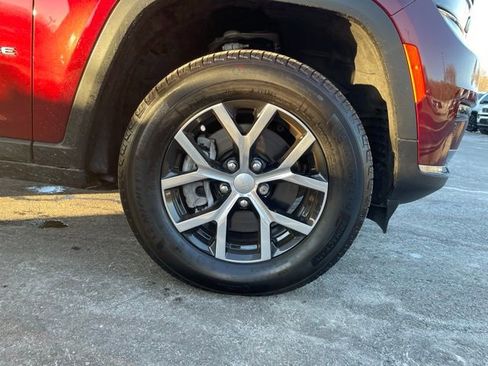Used 2025 Jeep Grand Cherokee L Limited AWD/4WD image 40