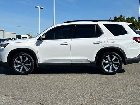 Used 2024 Honda Pilot Touring image 9
