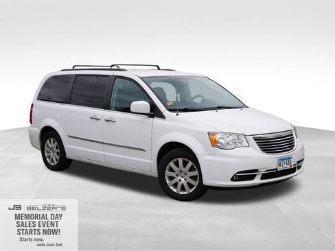 Used 2015 Chrysler Town & Country Touring w/ Driver Convenience Group FWD image 1