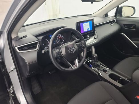 Used 2025 Toyota Corolla Cross LE image 23