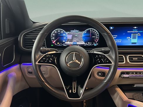 Used 2025 Mercedes-Benz GLE 450e 4MATIC image 25