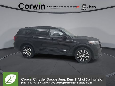 Used 2025 Ford Explorer ST-Line image 1