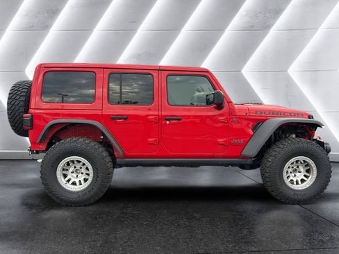 Used 2025 Jeep Wrangler Unlimited Rubicon AWD/4WD image 8