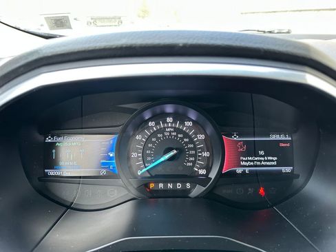 Used 2019 Ford Edge Titanium image 20