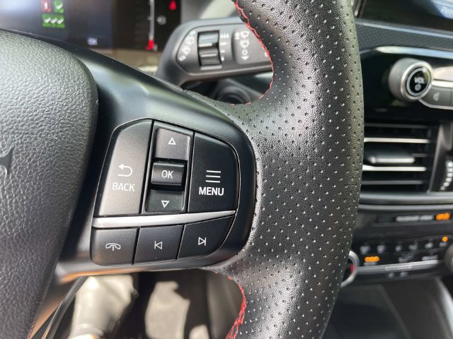 Used 2025 Ford Escape ST-Line FWD image 30