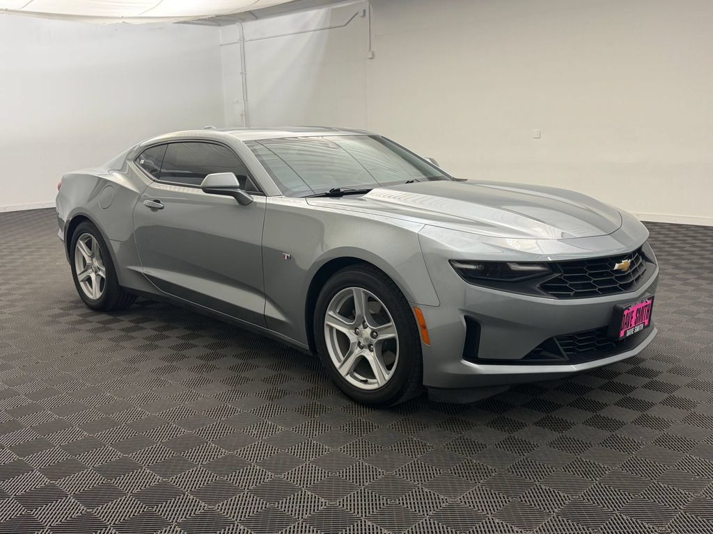 Used 2023 Chevrolet Camaro LT RWD image 7