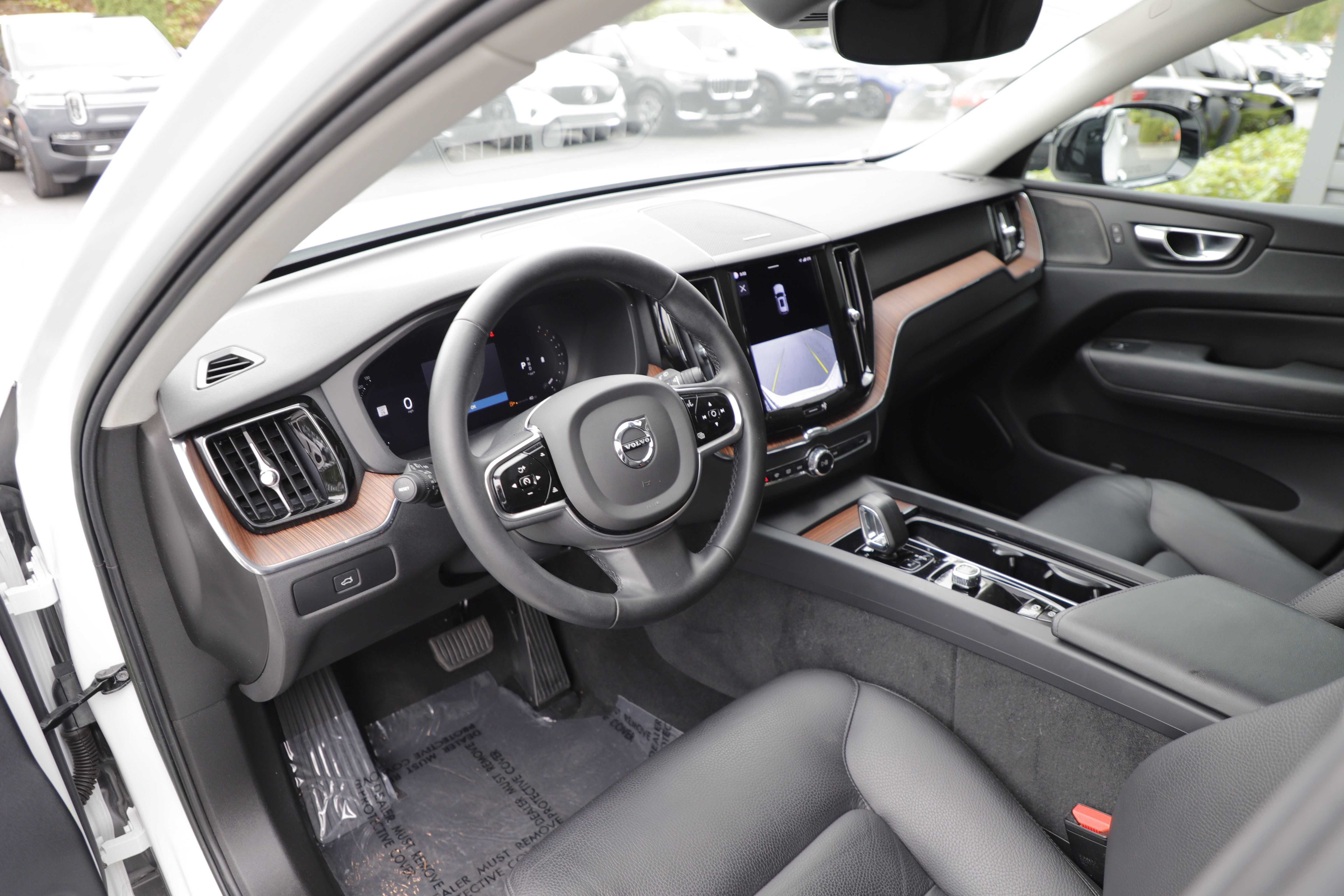 Used 2023 Volvo XC60 B5 Plus w/ Climate Package AWD/4WD image 15