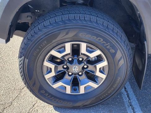 Used 2019 Toyota Tacoma TRD Off-Road image 10