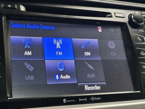 Used 2019 Toyota Highlander SE AWD/4WD image 5