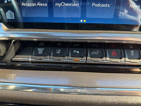 Used 2024 Chevrolet Silverado 2500 High Country w/ High Country Premium Package image 32