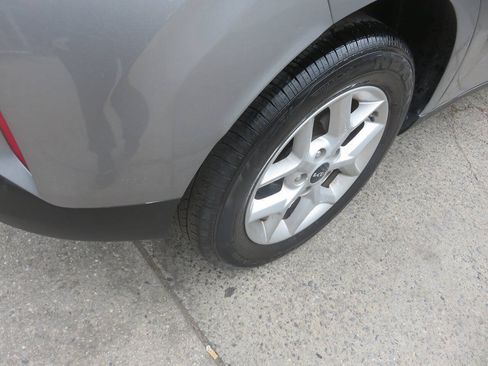 Used 2023 Kia Soul LX w/ LX Technology Package FWD image 32