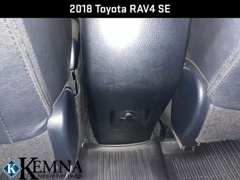 Used 2018 Toyota RAV4 SE image 19