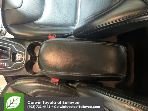 Used 2019 Jeep Cherokee Limited image 26