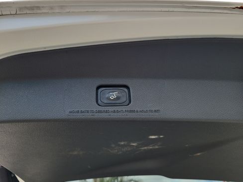 Used 2013 Ford Explorer XLT FWD image 20