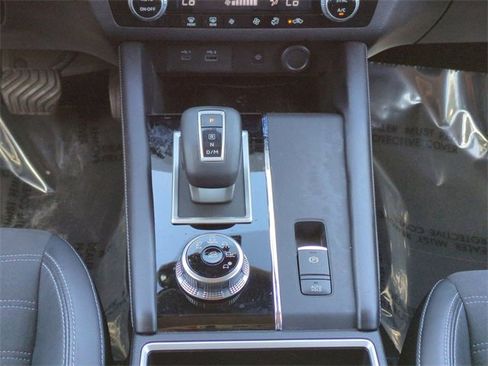 Used 2022 Mitsubishi Outlander SE image 19