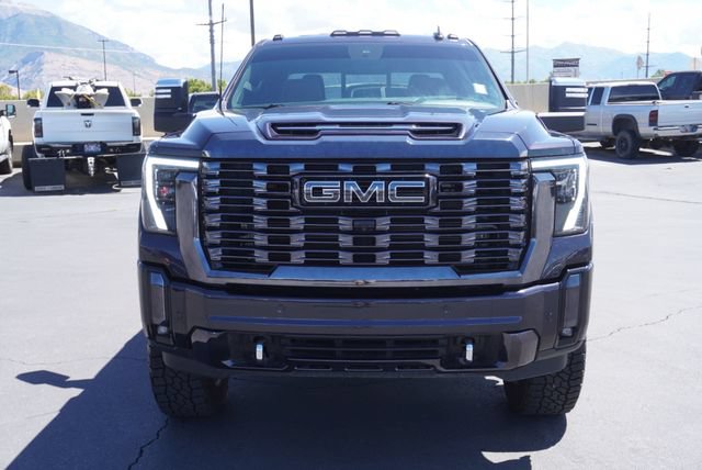 Used 2024 GMC Sierra 3500 Denali Ultimate AWD/4WD image 6