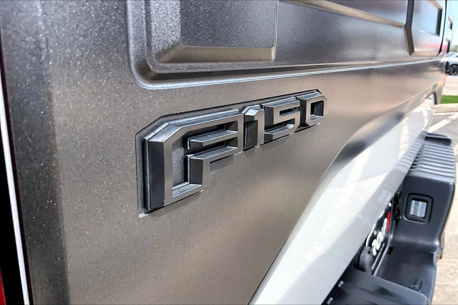 Used 2017 Ford F150 Raptor w/ Equipment Group 802A Luxury AWD/4WD image 31