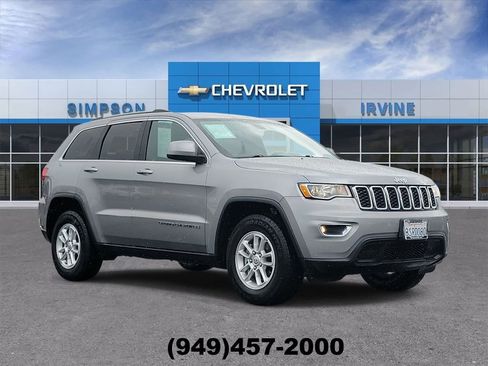 Used 2019 Jeep Grand Cherokee Laredo image 1