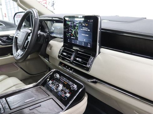 Used 2020 Lincoln Navigator Reserve w/ Equipment Group 201A Reserve AWD/4WD image 31