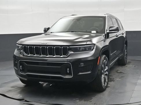 Used 2021 Jeep Grand Cherokee L Overland w/ Luxury Tech Group IV AWD/4WD image 37