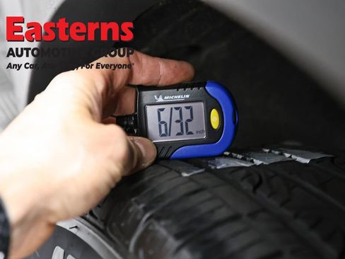 Used 2022 Hyundai Santa Fe SEL w/ Convenience + Premium Package AWD/4WD image 27