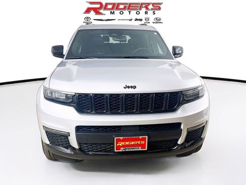 Used 2024 Jeep Grand Cherokee L Limited w/ Black Appearance Package image 2