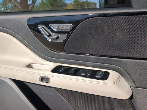 New 2026 Lincoln Aviator 2WD image 12