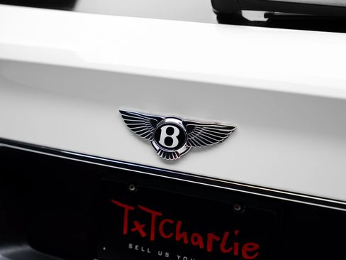 Used 2018 Bentley Bentayga AWD/4WD image 29