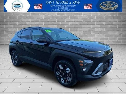 Used 2025 Hyundai Kona SEL AWD/4WD image 1