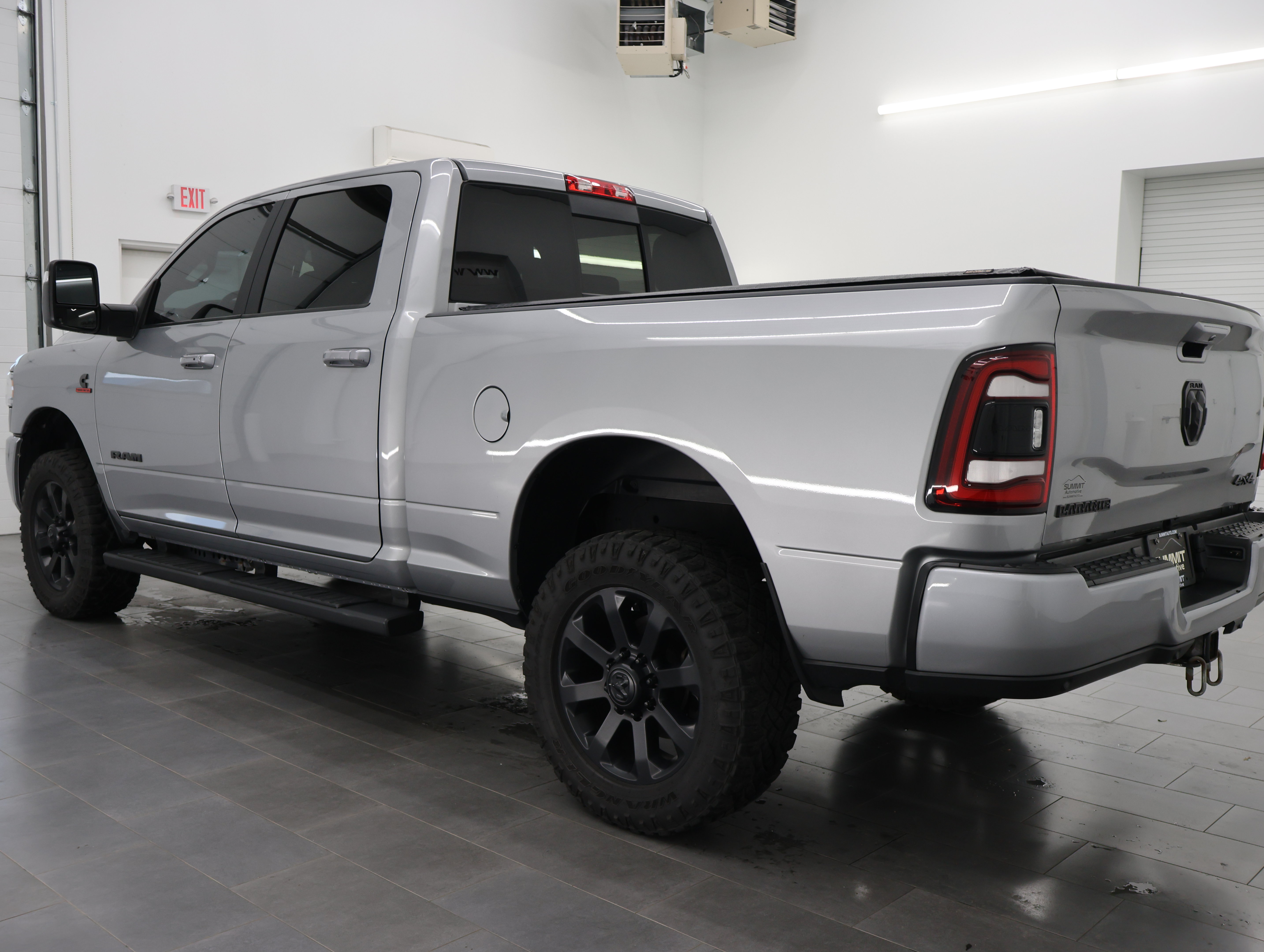 Used 2023 RAM 3500 Laramie AWD/4WD image 6