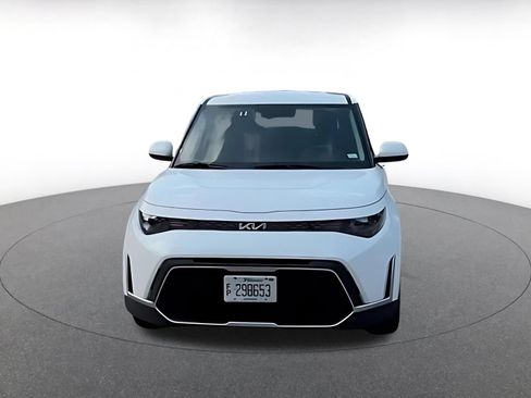 Used 2025 Kia Soul LX w/ LX Technology Package FWD image 4
